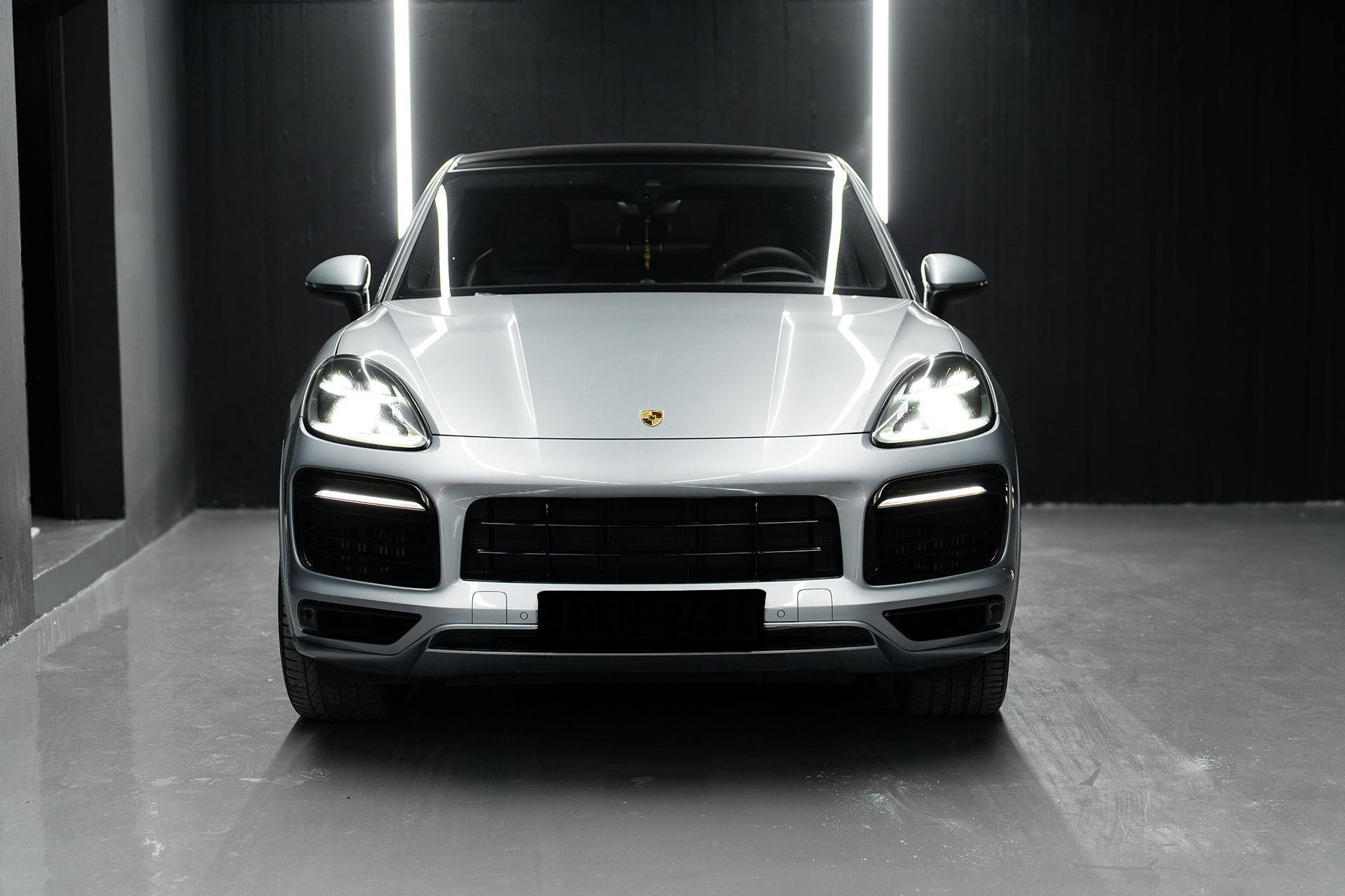 Porsche Cayenne luxury chauffeur vehicle in Mykonos